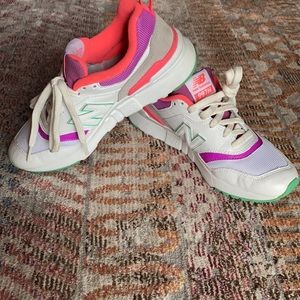 New Balance 997h Classic // Size 7 // Pink & white
